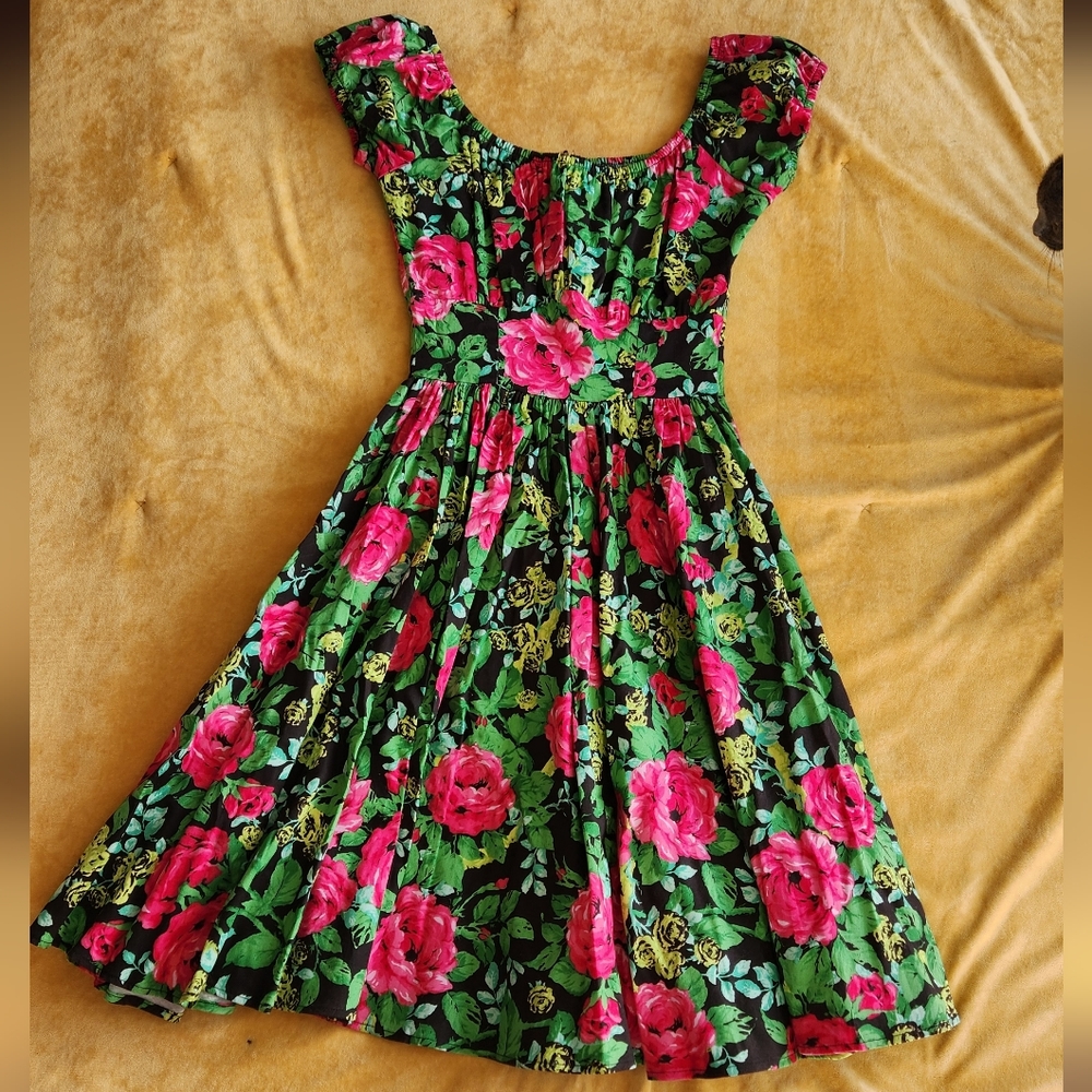 EUC XS Pinup Couture Floral Peasant Dress